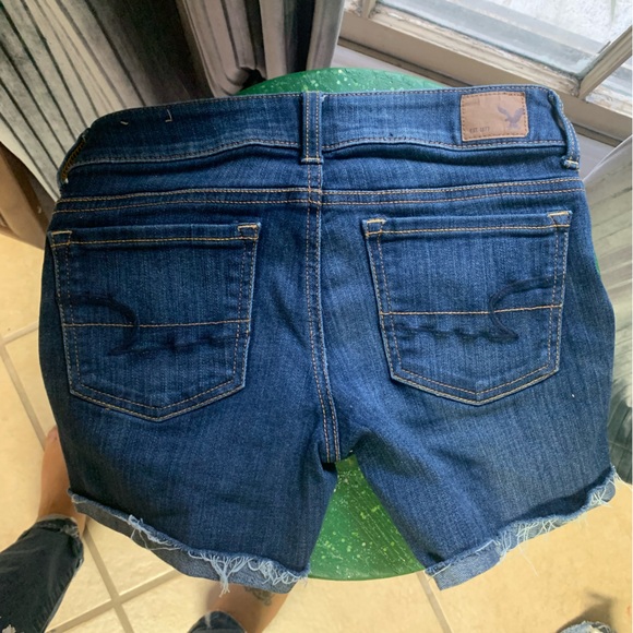 AE SIZE 2 SHORTY SHORTS LIKE NEW - Picture 3 of 3